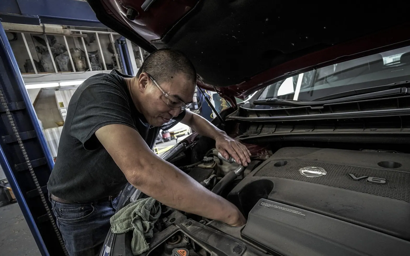 Auto repair, oil change and oil